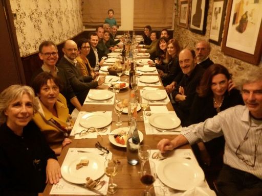Cena en O Dezaseis con los invitados de Manuel Saiz tras la presentación del libro 